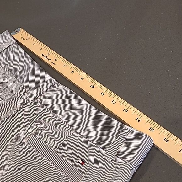 Tommy Hilfiger sz 8 seersucker navy/white shorts - Picture 5 of 9